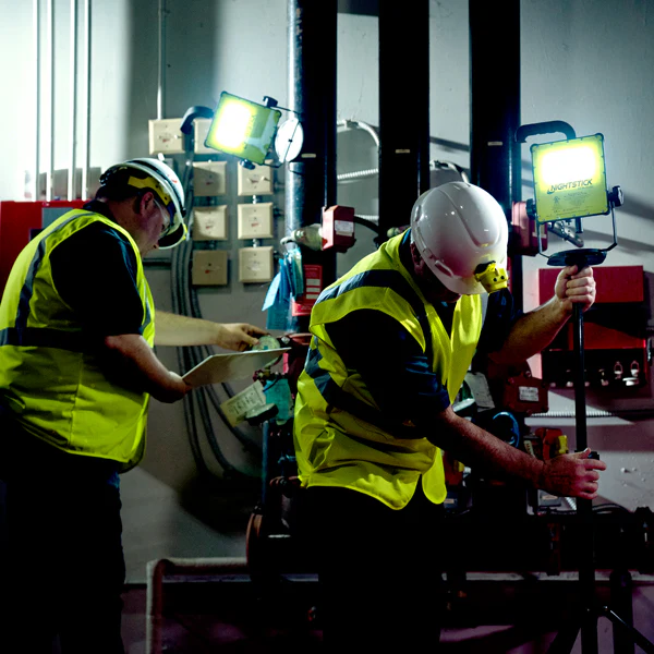 IS Rechargeable LED Scene Light w/Magnetic Base – XPR-5592GX - Image 6